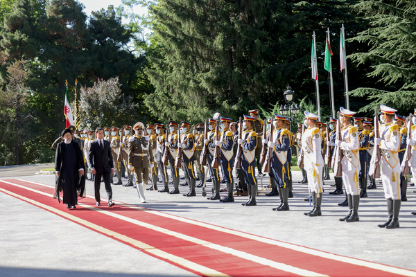 استقبال رسمی رئیسی از رئیس‌جمهور ترکمنستان در کاخ سعدآباد